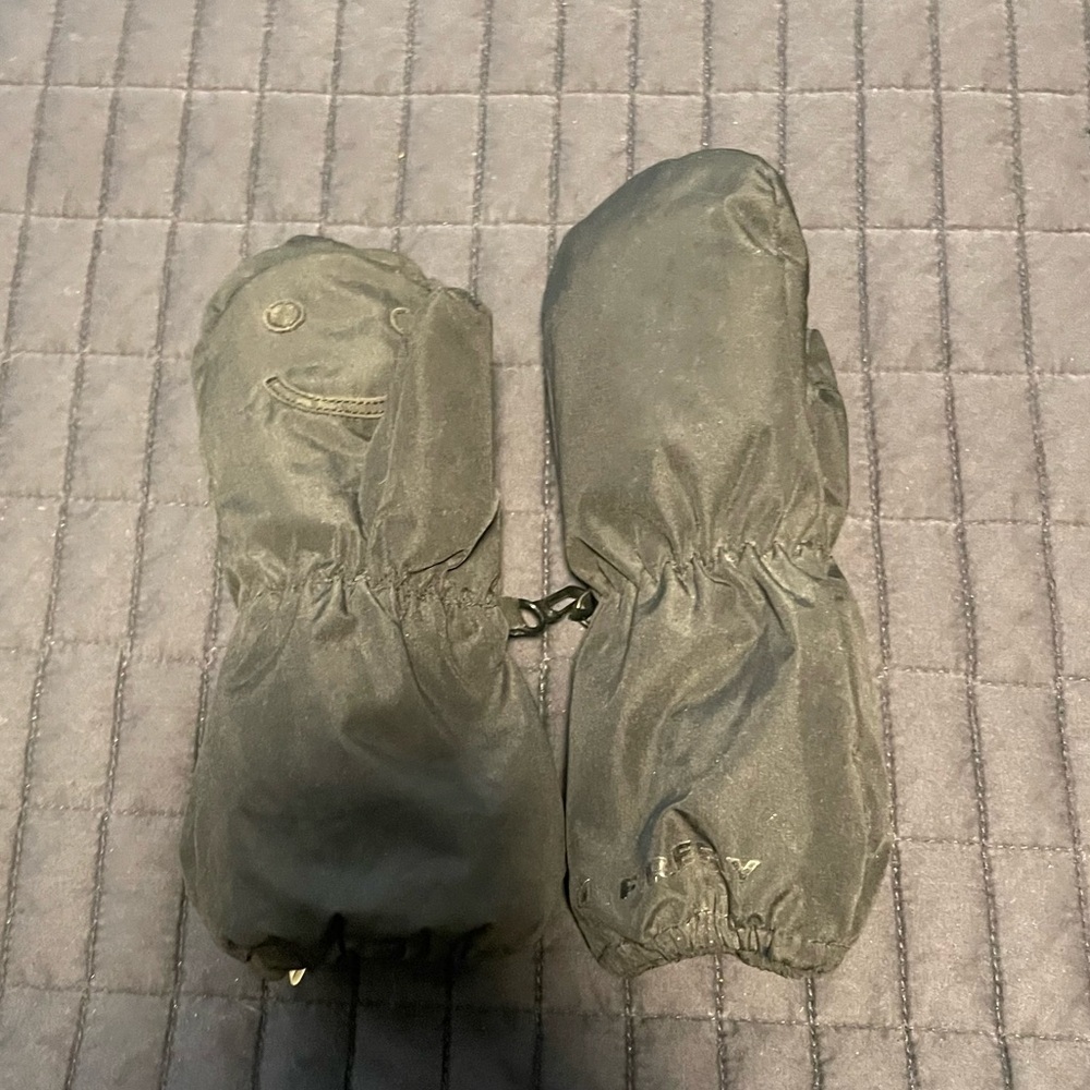 GUC firefly Mittens with Smiley Face. For little kids.